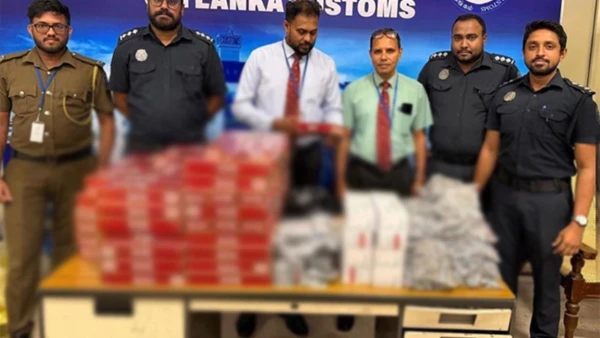 கட்டுநாயக்கவில் சட்டவிரோத பொருட்களுடன் சீன பிரஜைகள் உட்பட ஐவர் கைது 